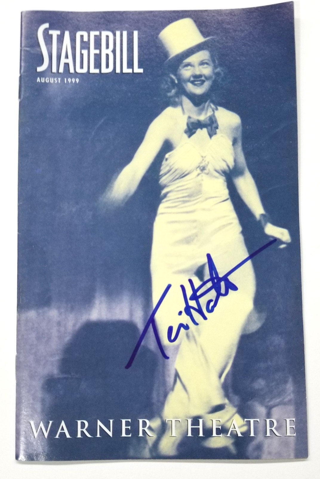 Teri Hatcher SIGNED 1999 Warner Theatre Stagebill JSA COA Autograph Superman