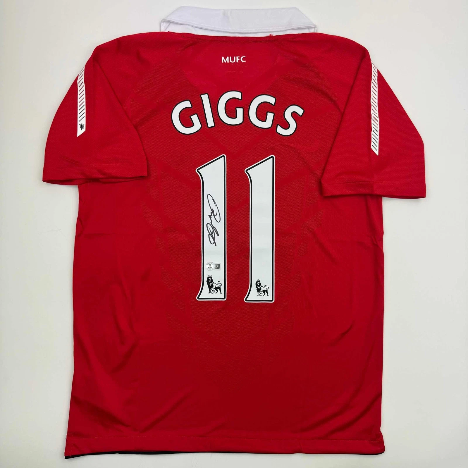 Autographed/Signed Ryan Giggs Manchester United Red Jersey Beckett BAS COA