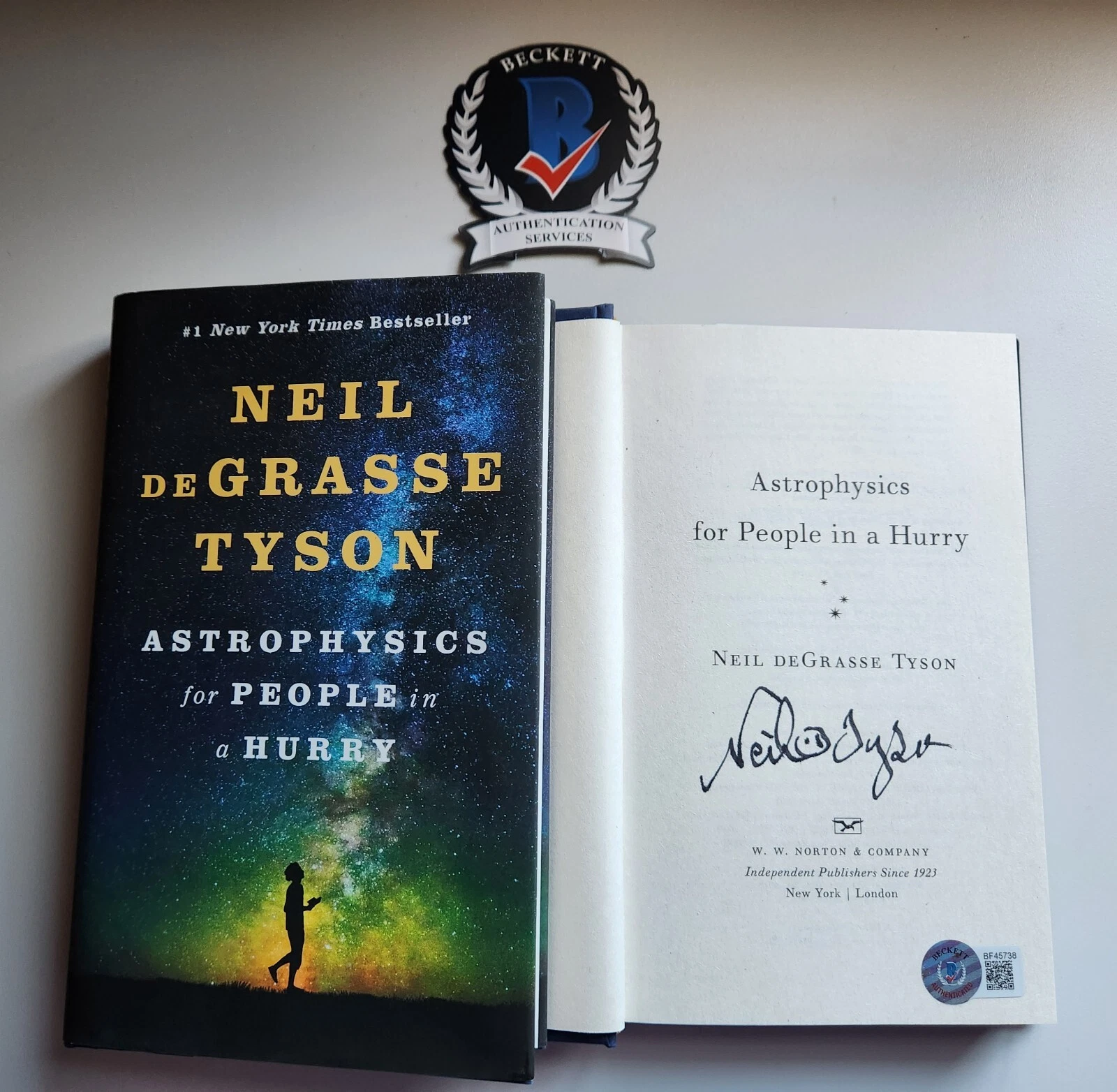 Neil Degrasse Tyson SIGNED Astrophysics For People in a Hurry BECKETT BAS COA