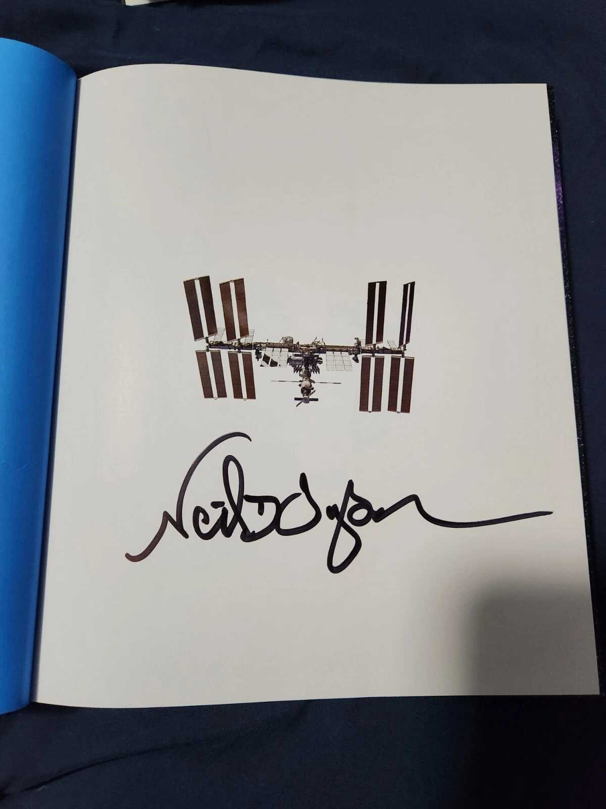 NEIL DEGRASSE TYSON SIGNED STAR TALK COSMOS SIGNED BOOK ASTROPHYSICIST