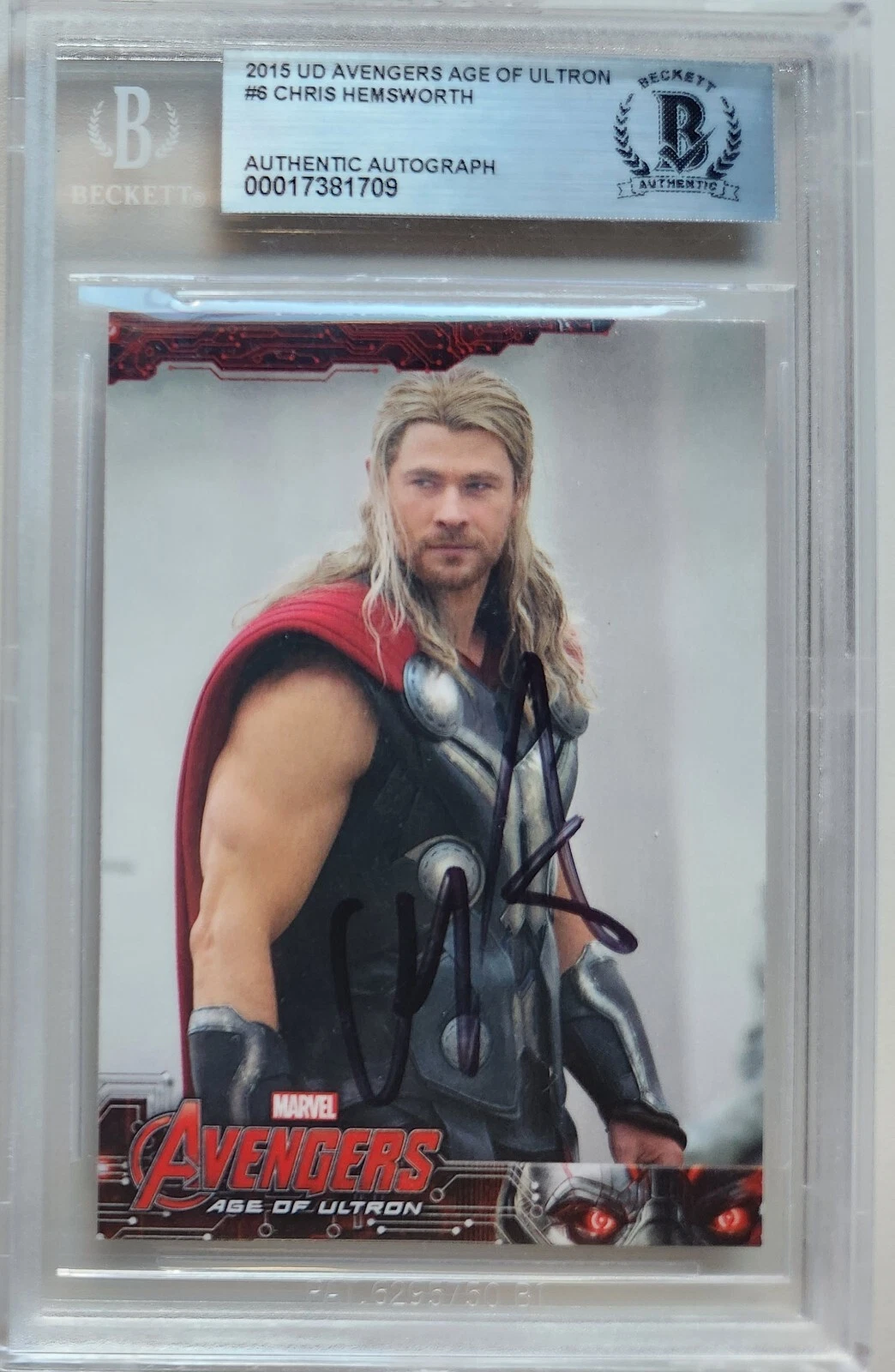 CHRIS HEMSWORTH SIGNED AVENGERS MARVEL AGE OF ULTRON TRADING CARD BECKETT SLAB COLLECTIBLE MEMORABILIA
