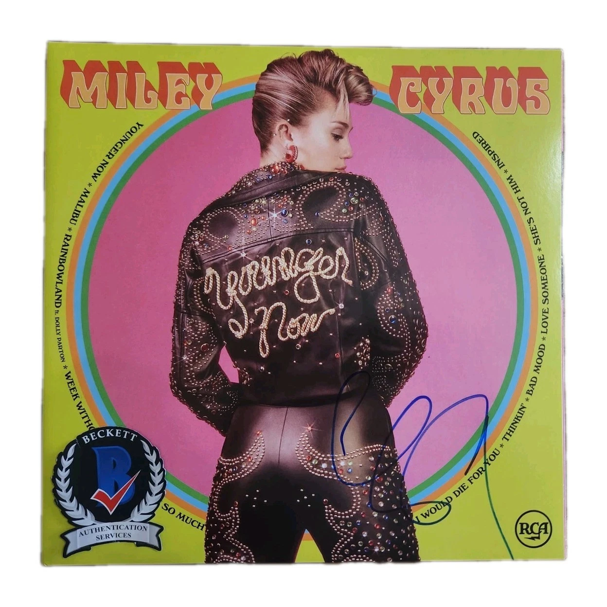 MILEY CYRUS SIGNED YOUNGER NOW VINYL LP BEAUTIFUL SINGER BAS COA