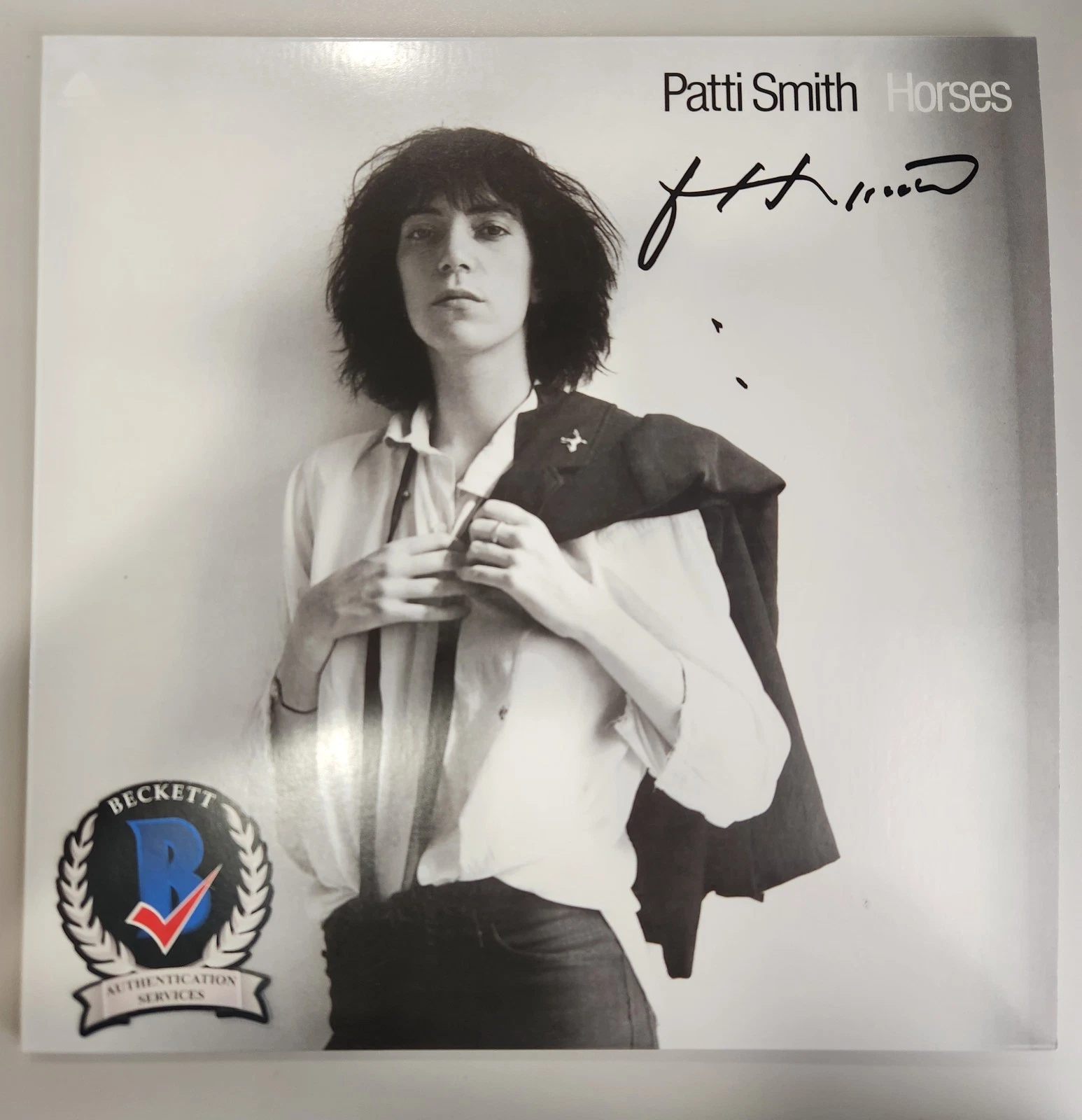 PATTI SMITH SIGNED HORSES ALBUM VINYL EASTER WAVE SINGER AUTHOR PAINTER BAS
