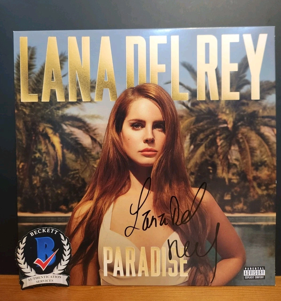 LANA DEL REY SIGNED PARADISE VINYL BEAUTIFUL SINGER BAS BECKETT LOA RARE
