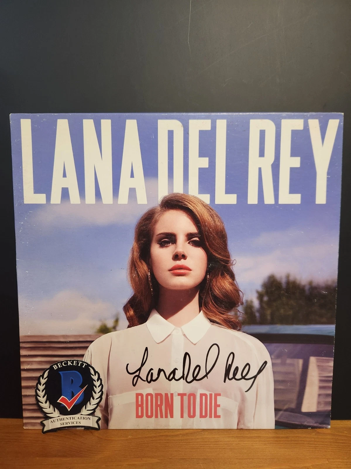 LANA DEL REY SIGNED BORN TO DIE VINYL SLEEVE BEAUTIFUL SINGER LOOK READ BAS LOA