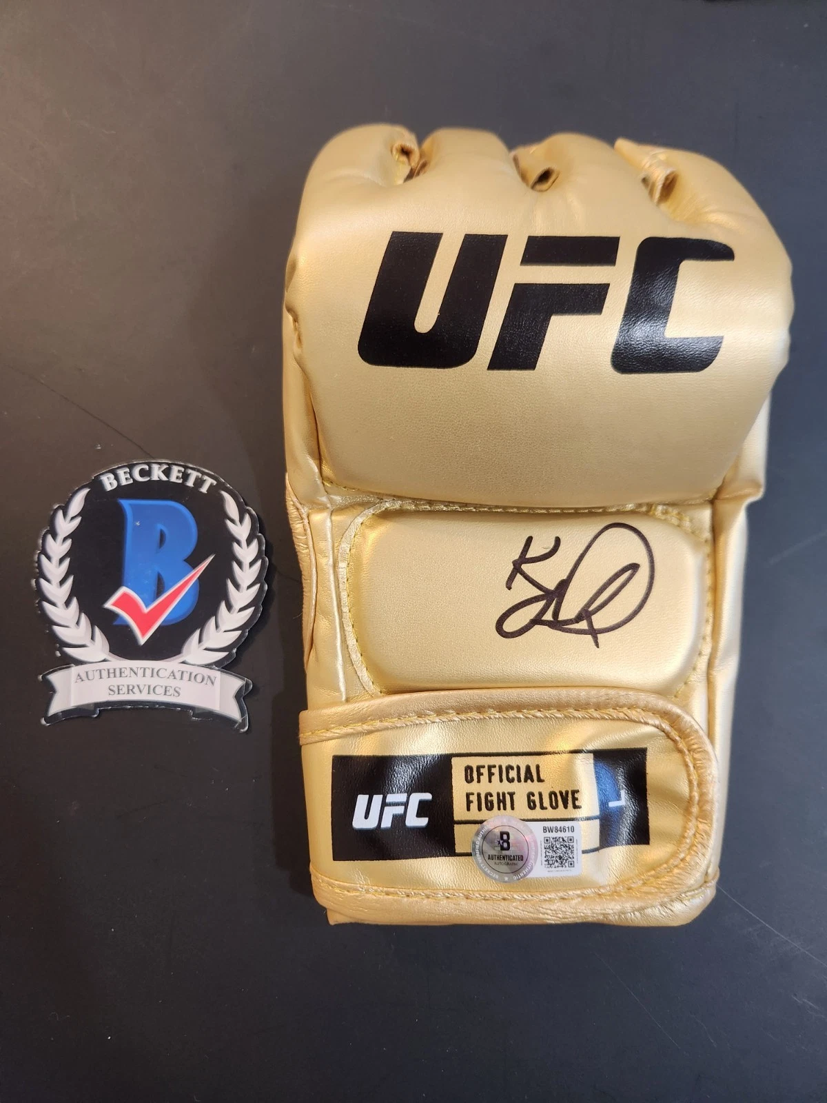 Kyle Daukaus Signed UFC Gold Glove Future Star BAS COA Authenticated