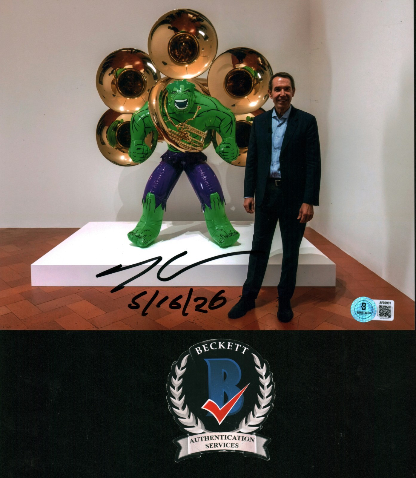 Jeff Koons Signed 8x10 Photo Iconic Balloon Animal Artist Hulk w/ BAS COA