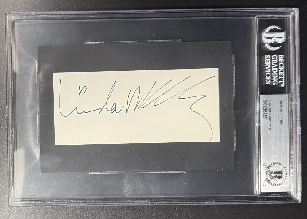 Linda McCartney Beatles Signed Autograph Beckett COA Slab Card Very Rare Paul