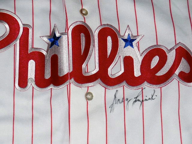 GREG LUZINSKI AUTOGRAPHED JERSEY (PHILLIES) W/ PROOF!