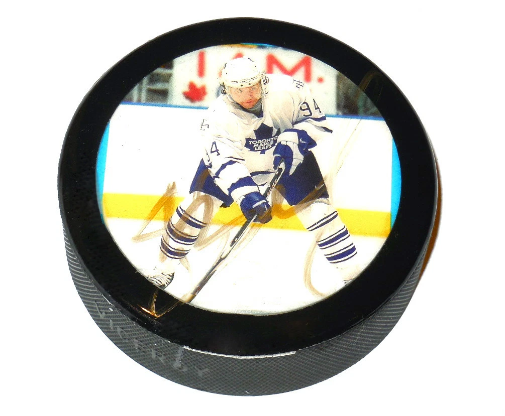 SERGEI BEREZIN AUTOGRAPHED HOCKEY PUCK (TORONTO MAPLE LEAFS)