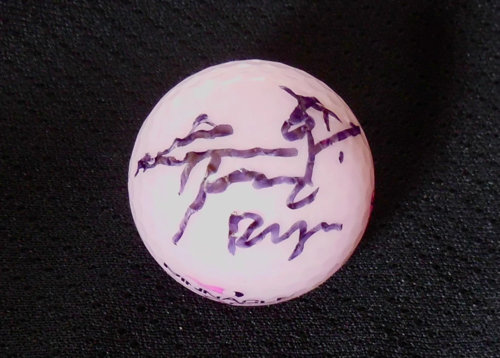 SO YEON RYU AUTOGRAPHED PINK GOLF BALL (LPGA) W/ PROOF!