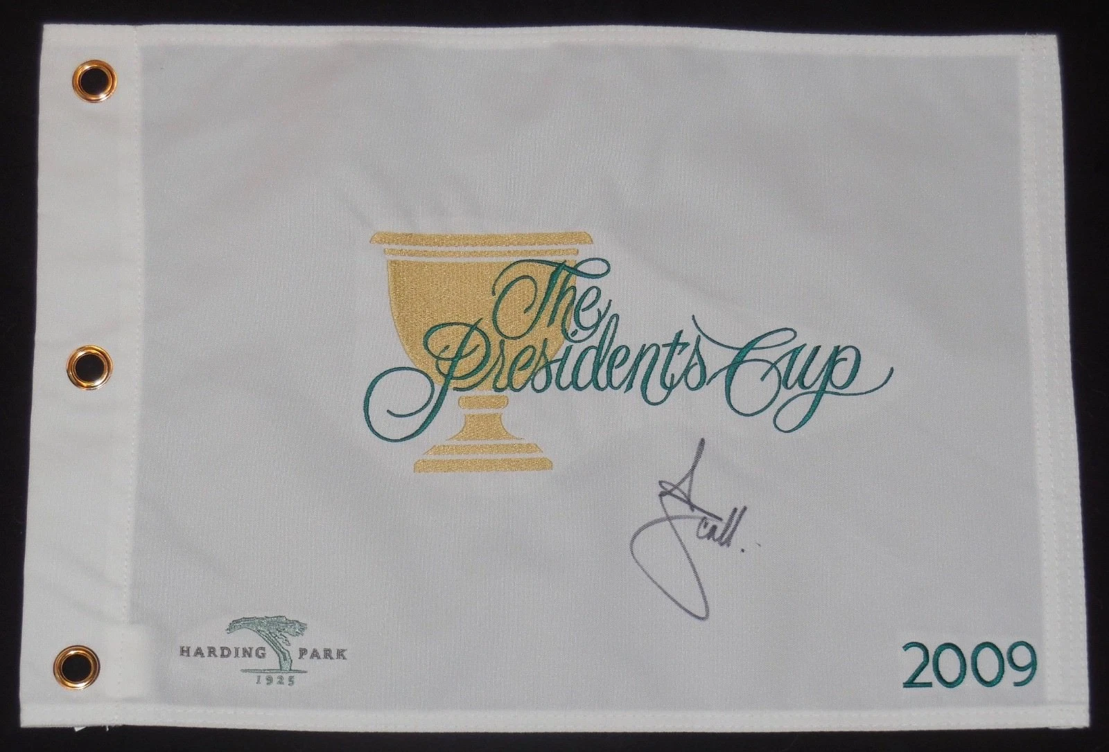ADAM SCOTT AUTOGRAPHED 2009 PRESIDENTS CUP GOLF FLAG - W/ PROOF!