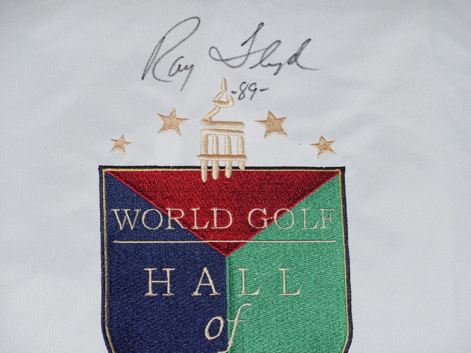 RAY FLOYD AUTOGRAPHED WORLD HALL OF FAME GOLF FLAG (1989 HOF) - W/ COA!