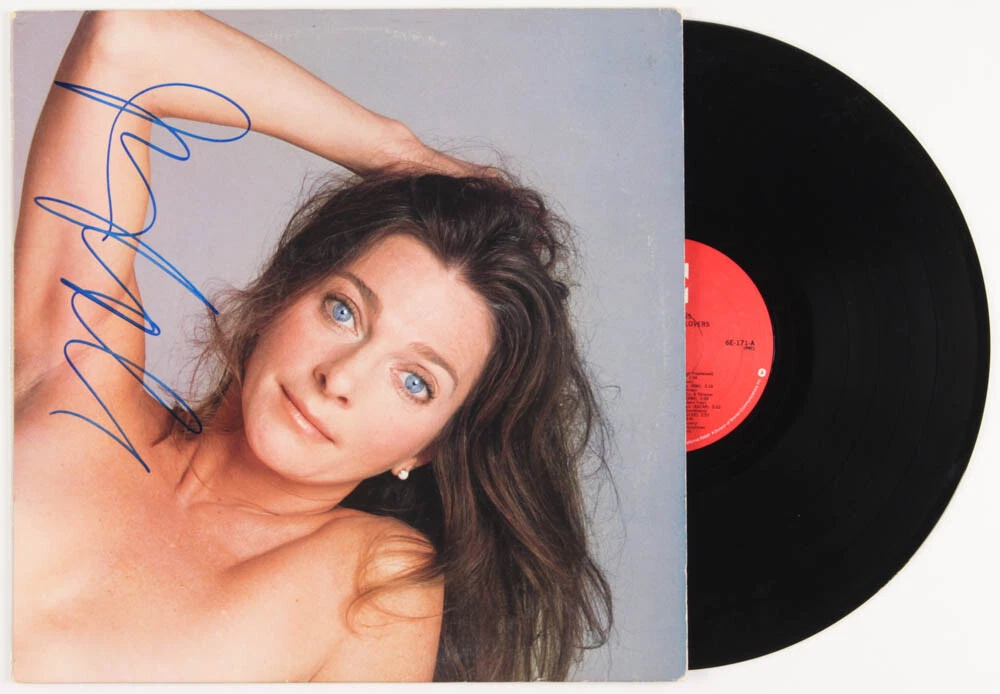 JUDY COLLINS AUTOGRAPHED VINYL ALBUM COVER (HARD TIMES FOR LOVERS) - BECKETT COA