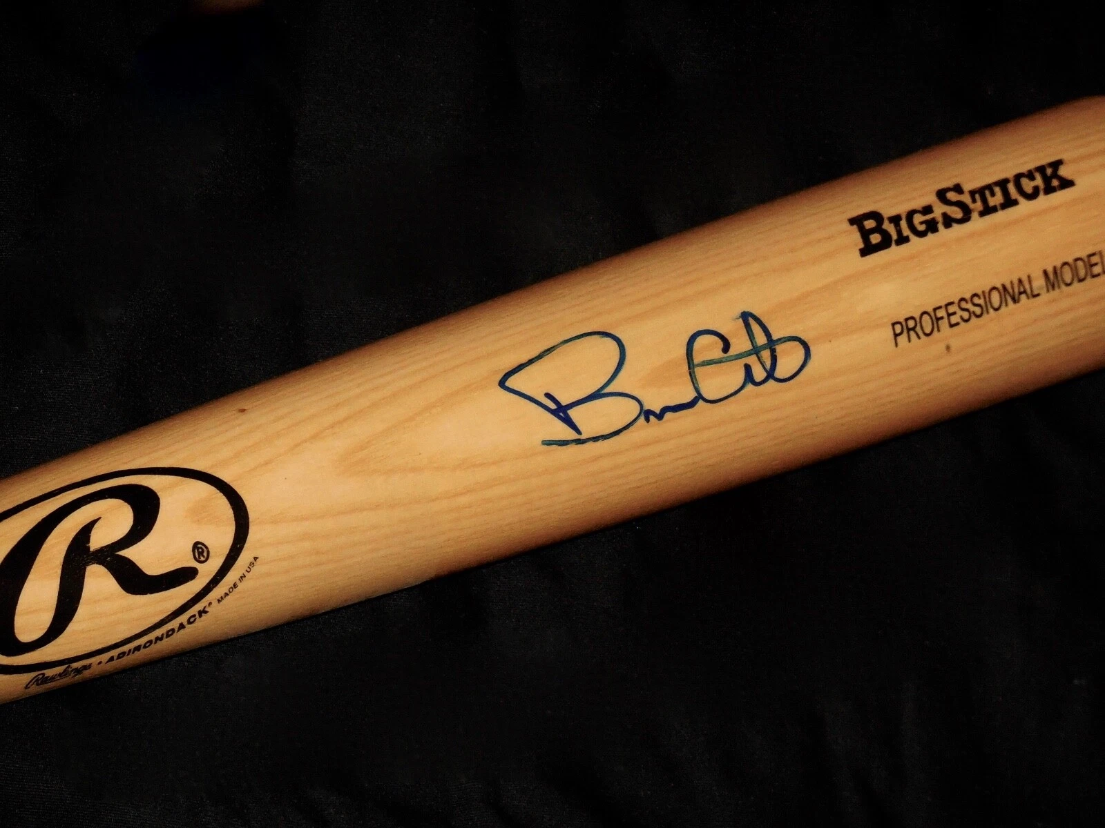BRIAN GILES AUTOGRAPHED RAWLINGS BAT (PITTSBURGH PIRATES) - W/ COA!