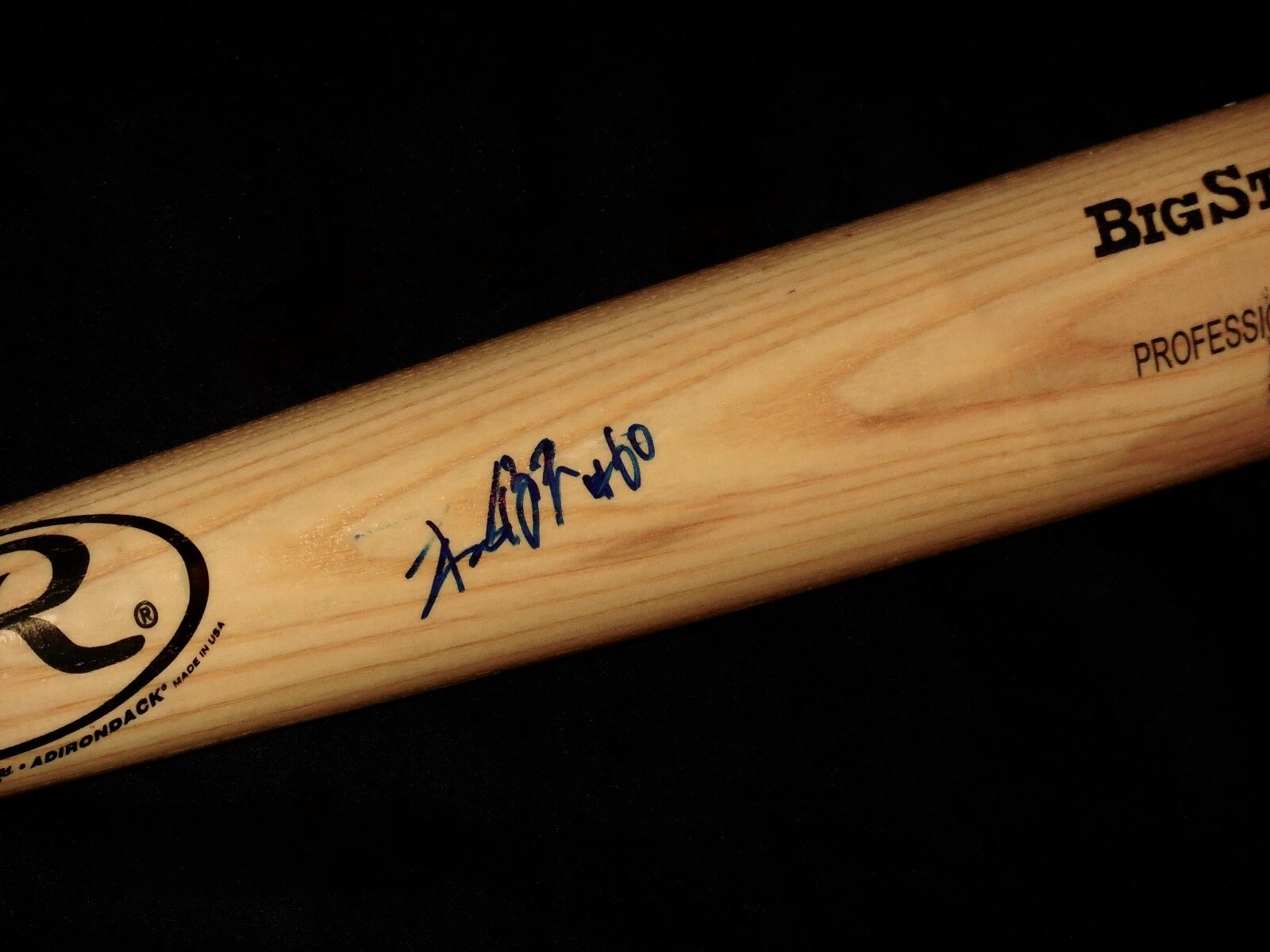 MASAO KIDA AUTOGRAPHED RAWLINGS BAT (YOMIURI GIANTS) - W/ COA!