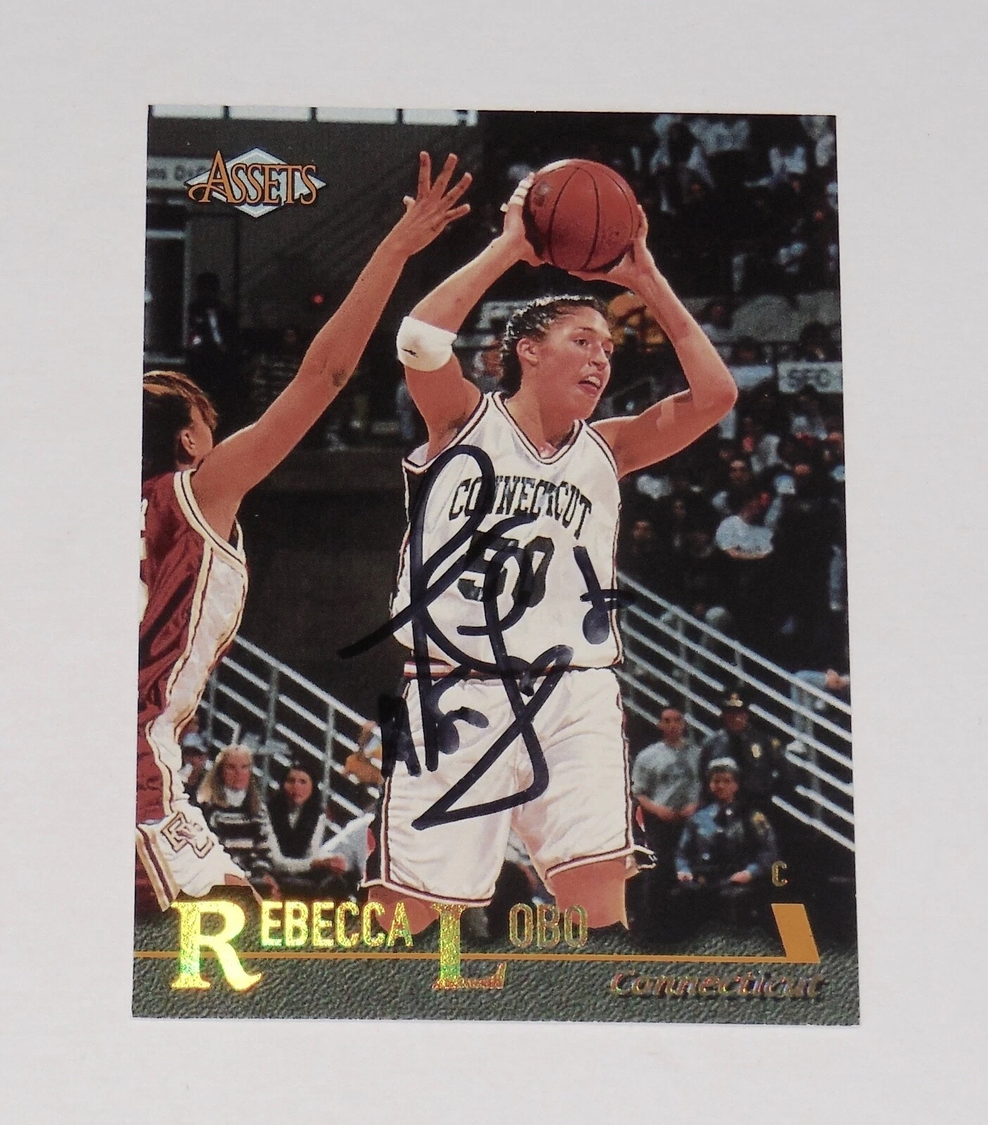 REBECCA LOBO 1996 CLASSIC AUTOGRAPHED BASKETBALL CARD (WNBA HALL OF FAME!)