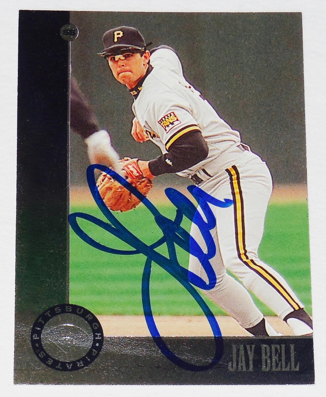 JAY BELL 1996 LEAF AUTOGRAPHED BASEBALL CARD (PITTSBURGH PIRATES)