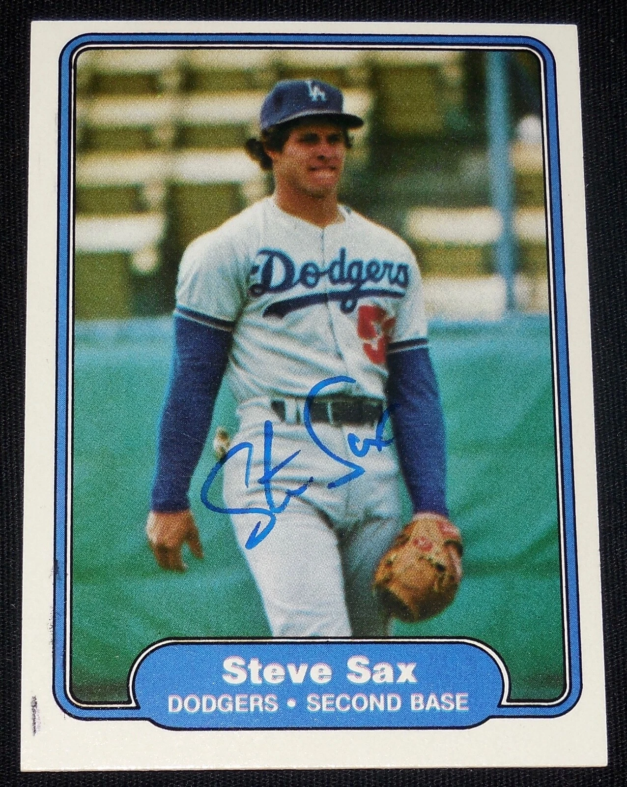STEVE SAX AUTOGRAPHED 1982 FLEER #21 ROOKIE CARD (DODGERS) W/ COA!