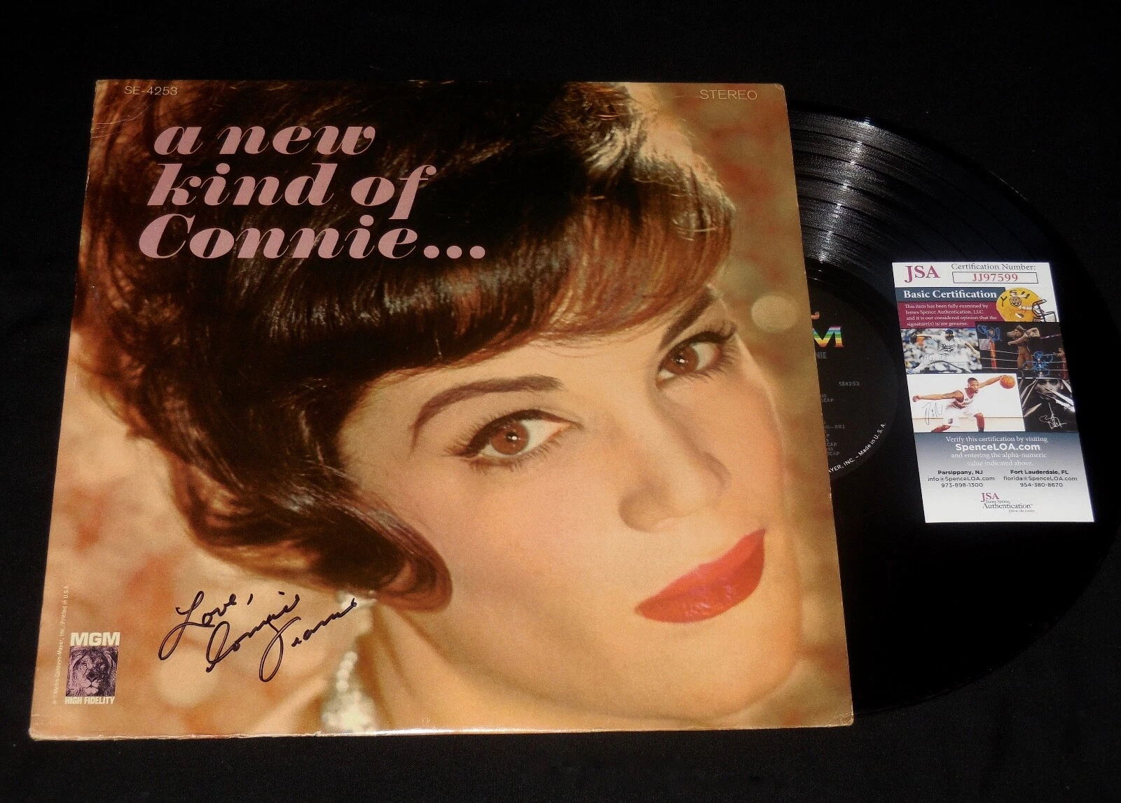 CONNIE FRANCIS AUTOGRAPHED VINYL RECORD ALBUM (A NEW KIND OF CONNIE) - JSA COA!