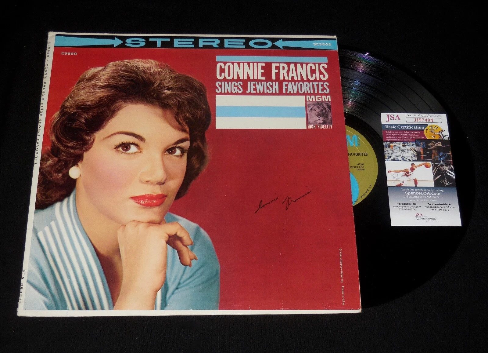 CONNIE FRANCIS AUTOGRAPHED VINYL RECORD ALBUM (SINGS JEWISH FAVORITES) - JSA COA