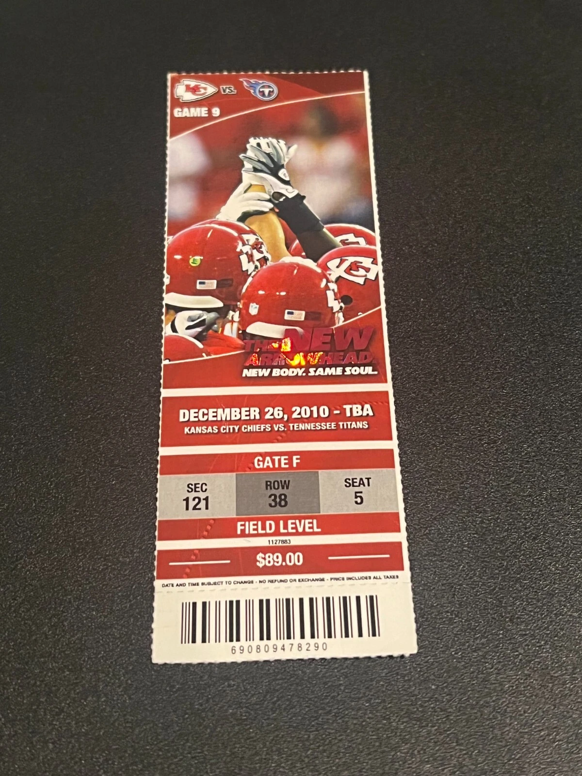 FOOTBALL TICKET STUB ARROWHEAD KANSAS CITY CHIEFS 2010 TENNESSEE TITANS 12/26
