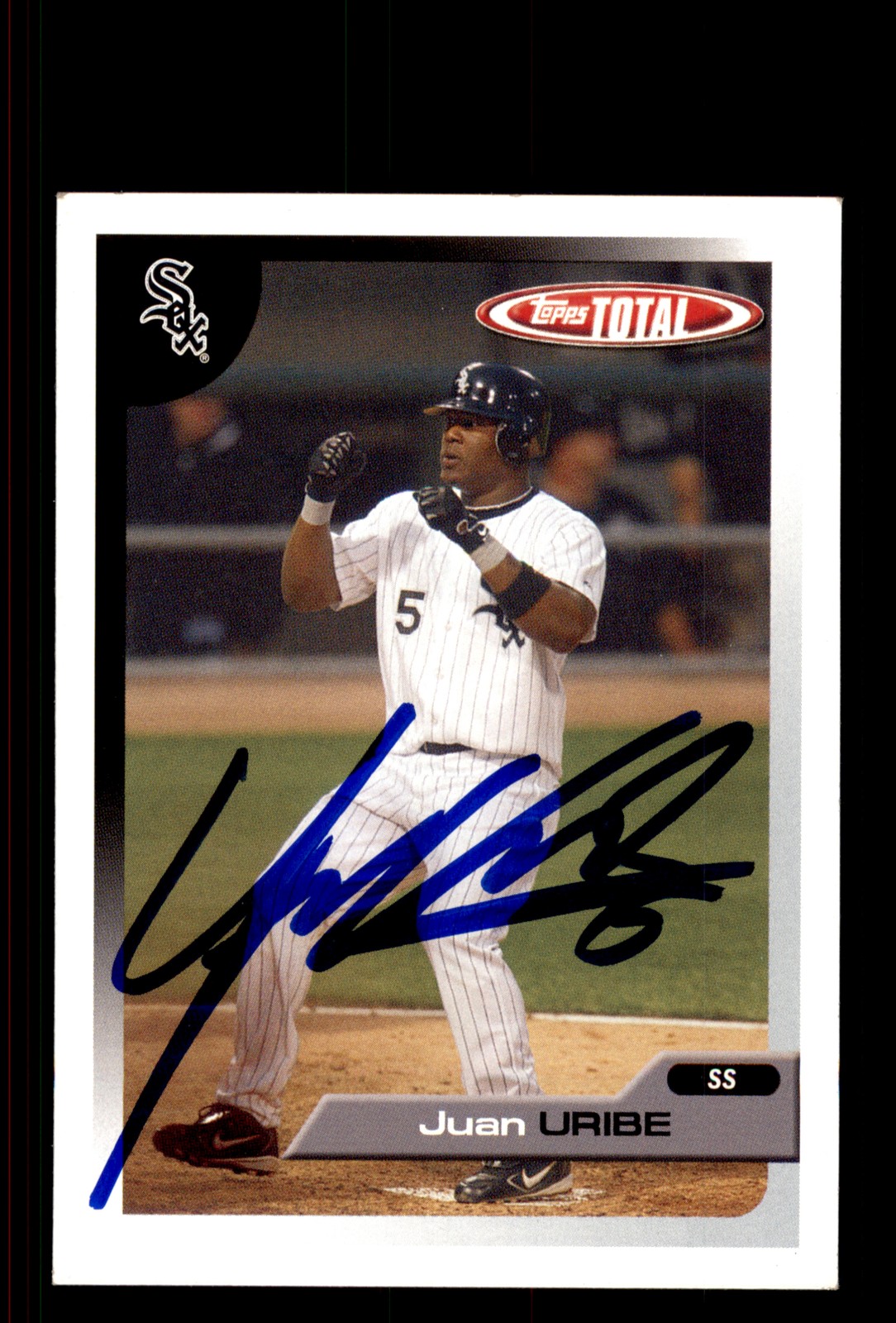 Signed Baseball Card Auto Juan Uribe 2005 Topps Total #273 Chicago White Sox