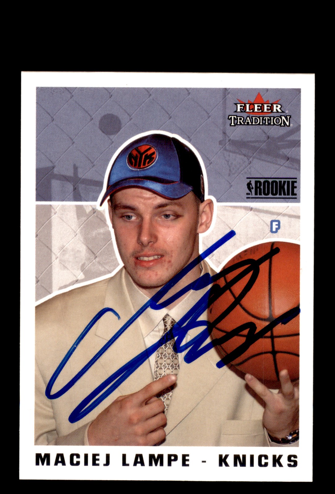 Signed Basketball Card Auto Maciej Lampe 2003-04 Fleer Tradition #290 Knicks