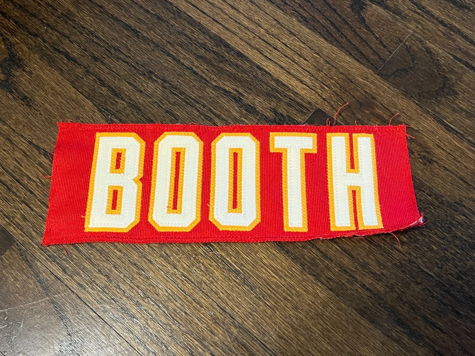 KANSAS CITY CHIEFS GAME USED ? TEAM ISSUED JERSEY NAMEPLATE BOOTH