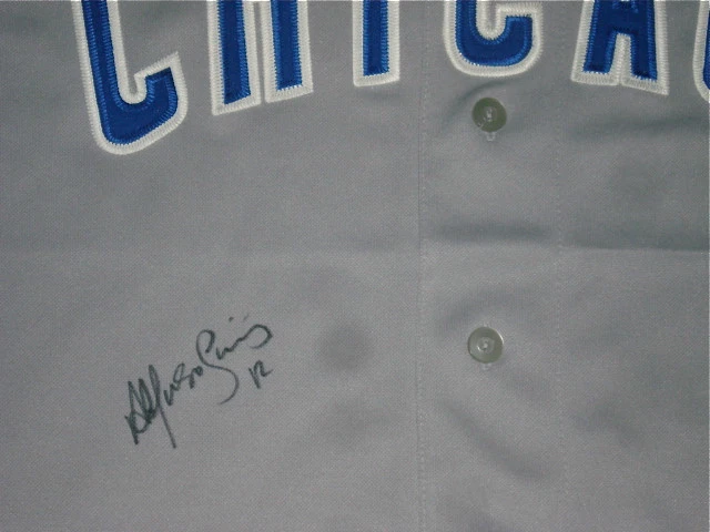 ALFONSO SORIANO AUTOGRAPHED JERSEY (CUBS) W/ PROOF!