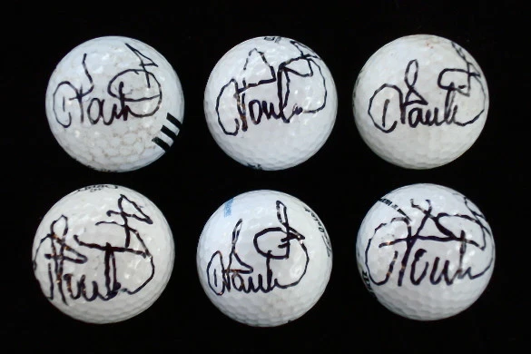 IAN POULTER AUTOGRAPHED GOLF BALL (PGA) W/ PROOF!