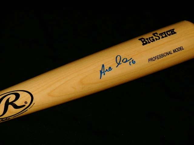 ARAMIS RAMIREZ AUTOGRAPHED BAT (MILWAUKEE BREWERS) W/ PROOF!