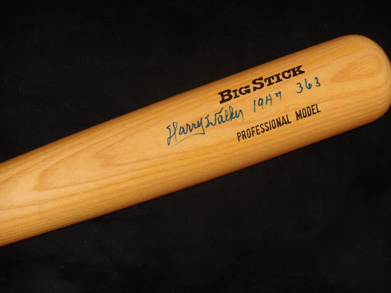 HARRY WALKER AUTOGRAPHED RAWLINGS BAT (CARDINALS - 1947 BATTING CHAMP) W/ COA!