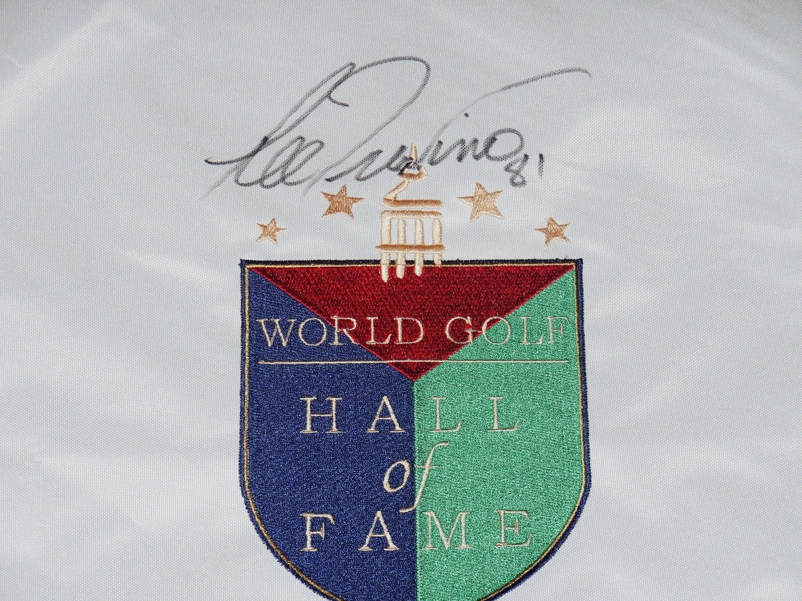 LEE TREVINO AUTOGRAPHED WORLD HALL OF FAME GOLF FLAG (1981 HOF) - W/ COA!