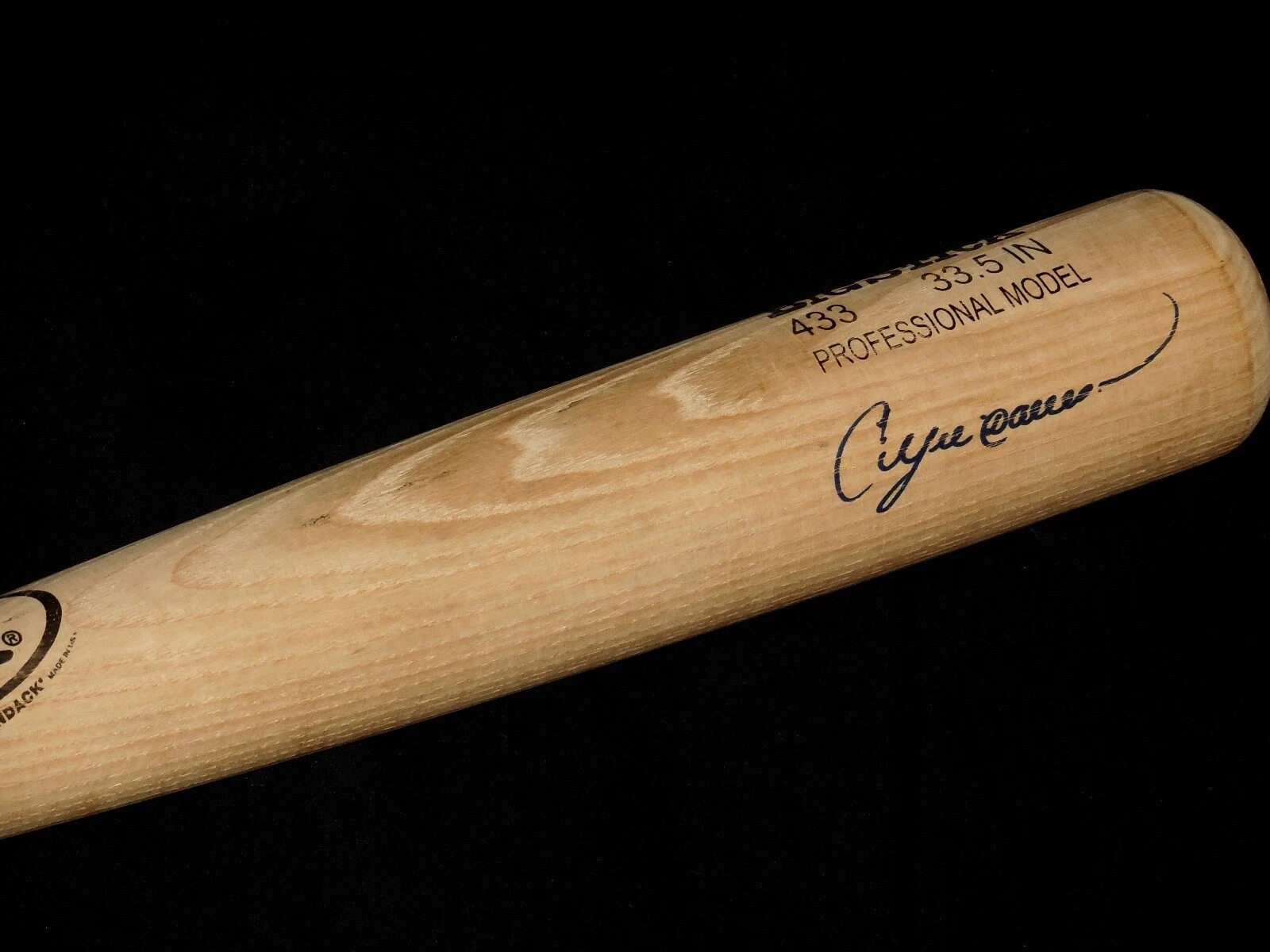 ANDRE DAWSON AUTOGRAPHED RAWLINGS BAT (CHICAGO CUBS) - W/ COA!