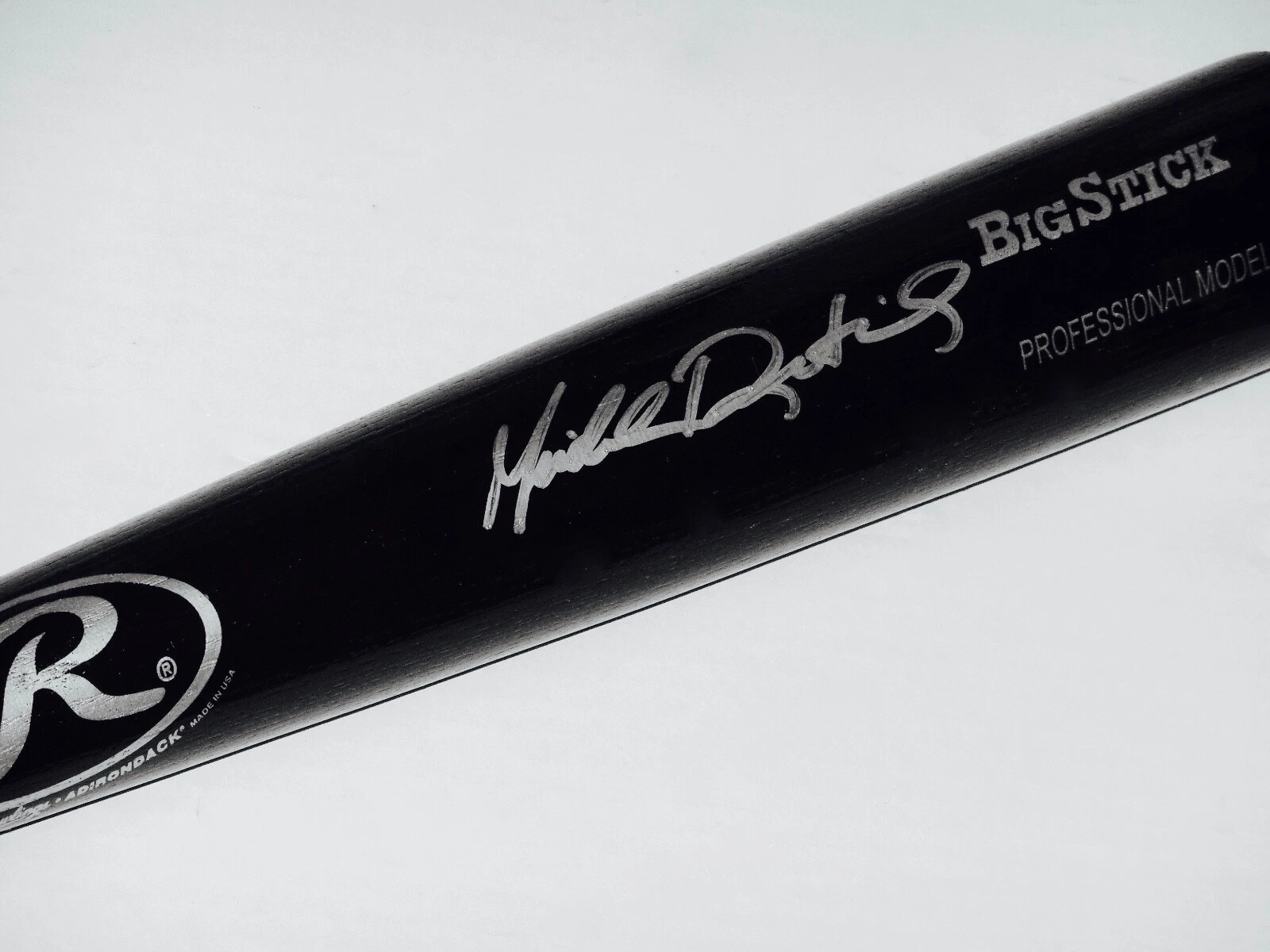 MICHAEL RESTOVICH AUTOGRAPHED RAWLINGS BAT (MINNESOTA TWINS) - W/ COA!