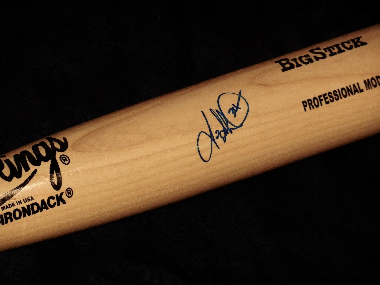 KEVIN MILLWOOD AUTOGRAPHED RAWLINGS BAT (ATLANTA BRAVES) - W/ COA!