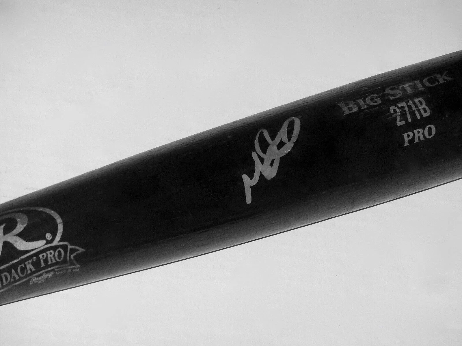 MATT BARNES AUTOGRAPHED BAT (BOSTON RED SOX) - Spring Training Used Bat!