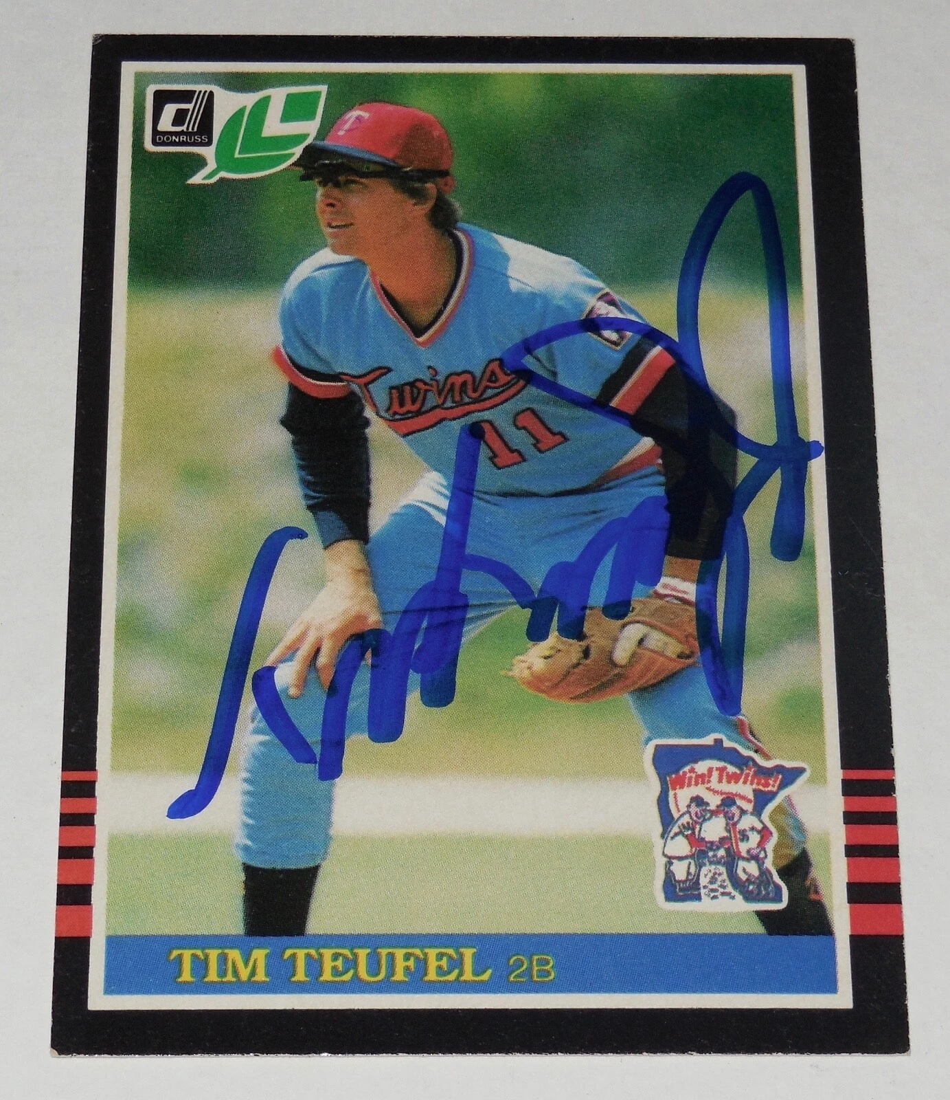 TIM TEUFEL 1985 DONRUSS / LEAF AUTOGRAPHED BASEBALL CARD (MINNESOTA TWINS)