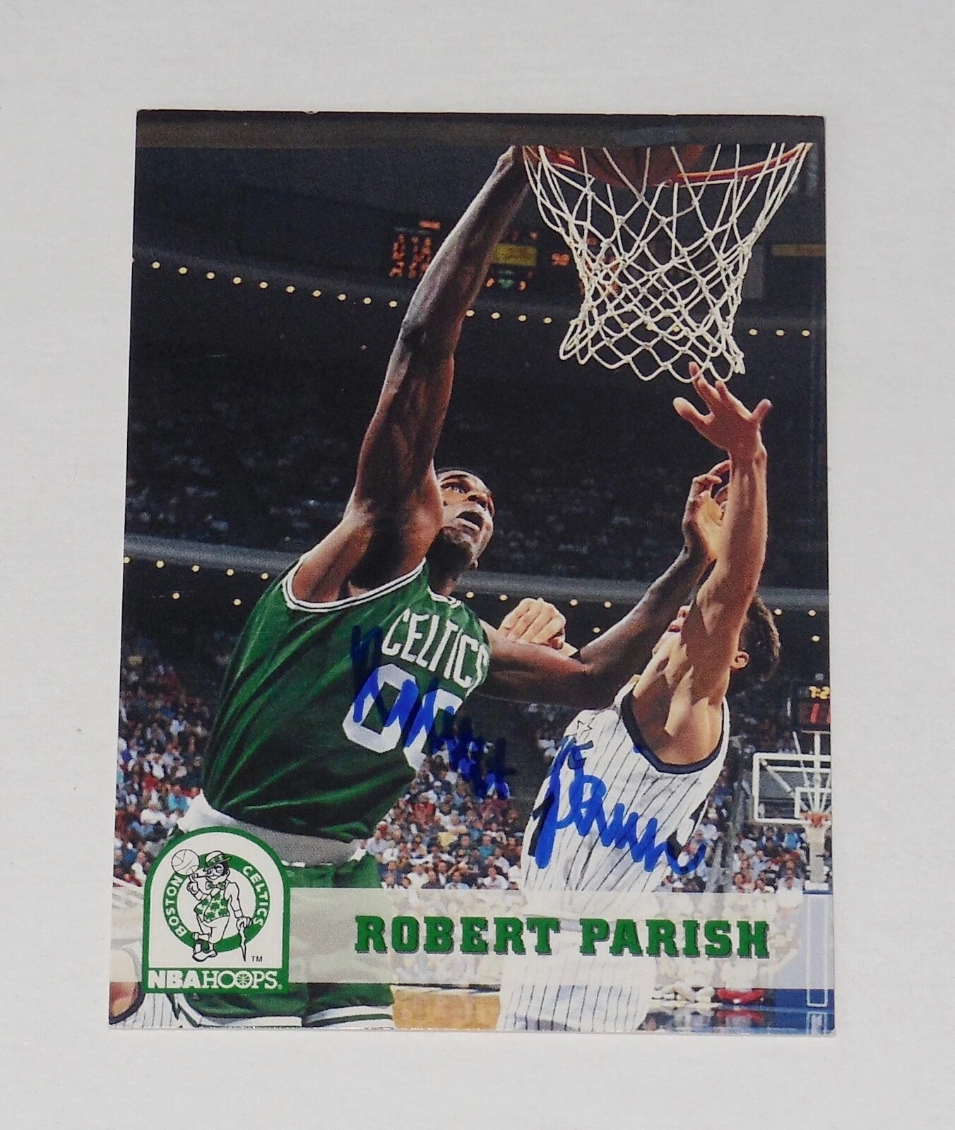 ROBERT PARISH 1993-1994 NBA HOOPS AUTOGRAPHED BASKETBALL CARD (BOSTON CELTICS)