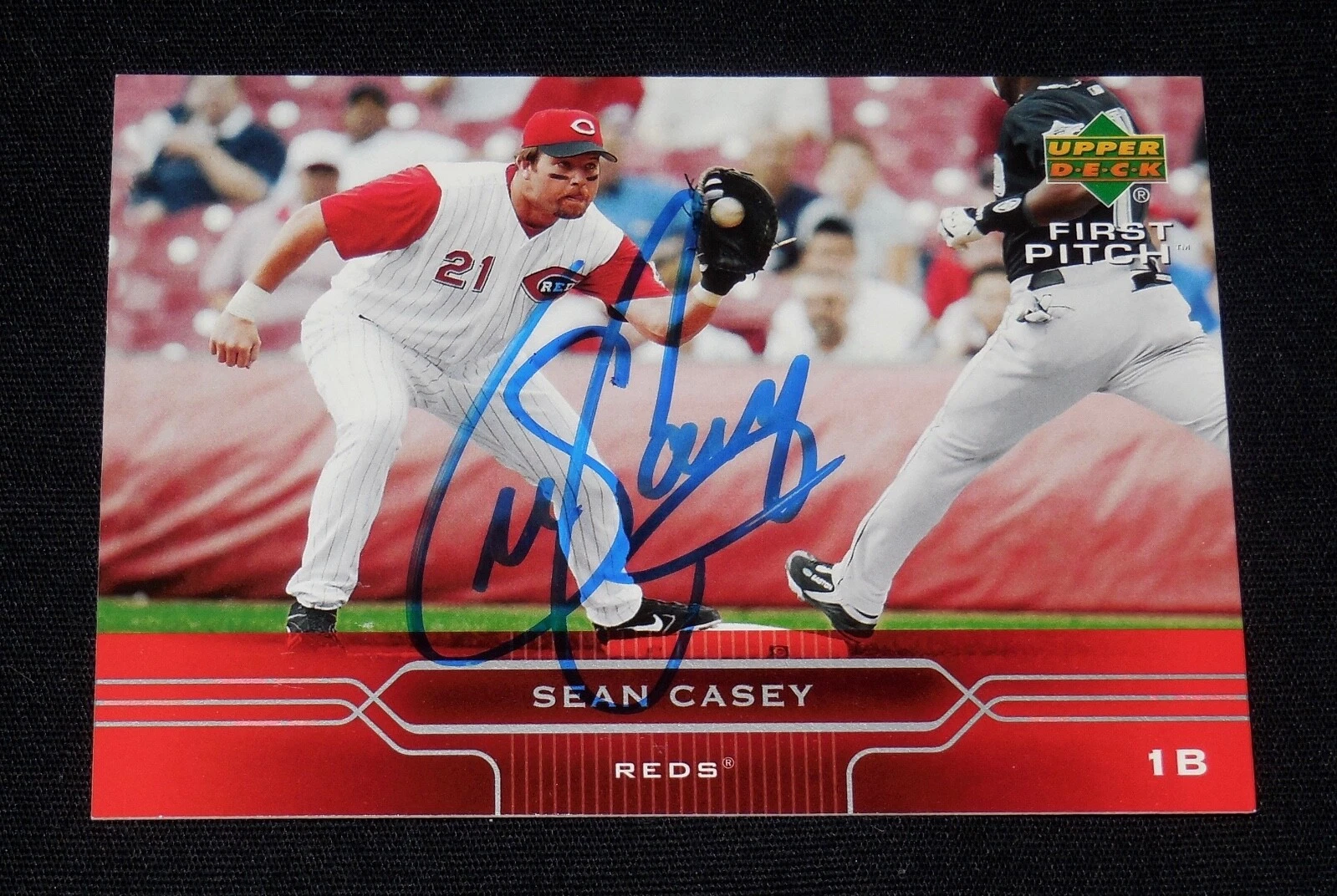 SEAN CASEY AUTOGRAPHED 2005 UPPER DECK BASEBALL CARD (CINCINNATI REDS)