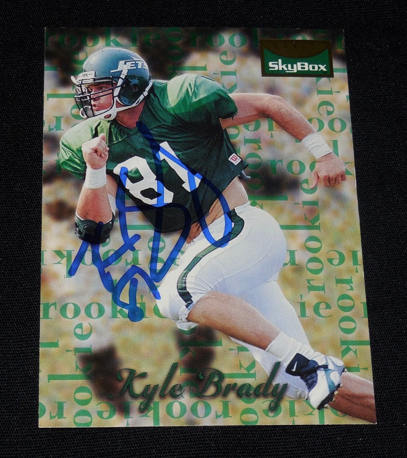 KYLE BRADY 1995 SKYBOX AUTOGRAPHED FOOTBALL ROOKIE CARD (NEW YORK JETS)