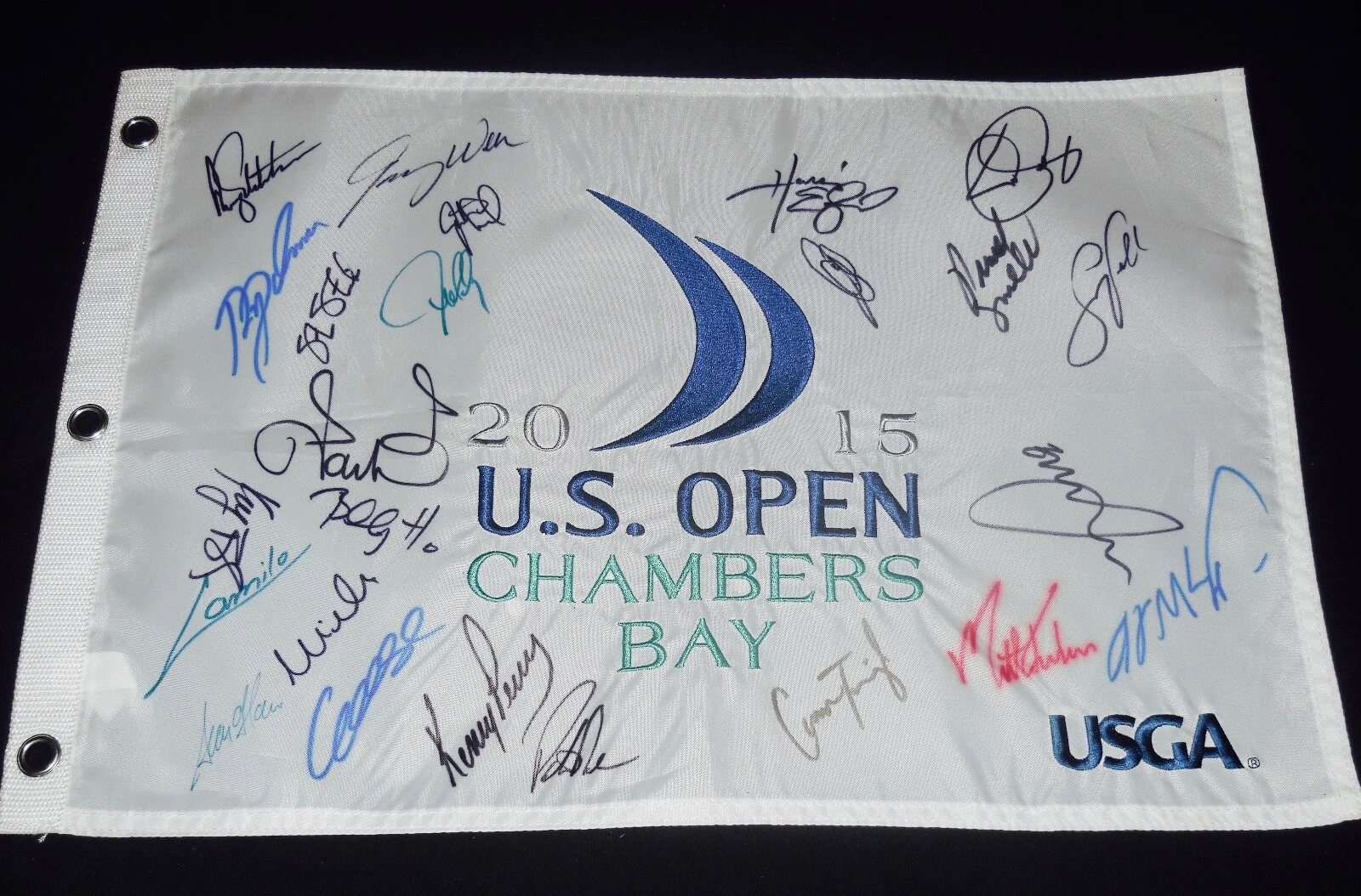 2015 US OPEN AUTOGRAPHED GOLF FLAG (24 SIGS) - Day, Poulter, Reed, Snedeker,