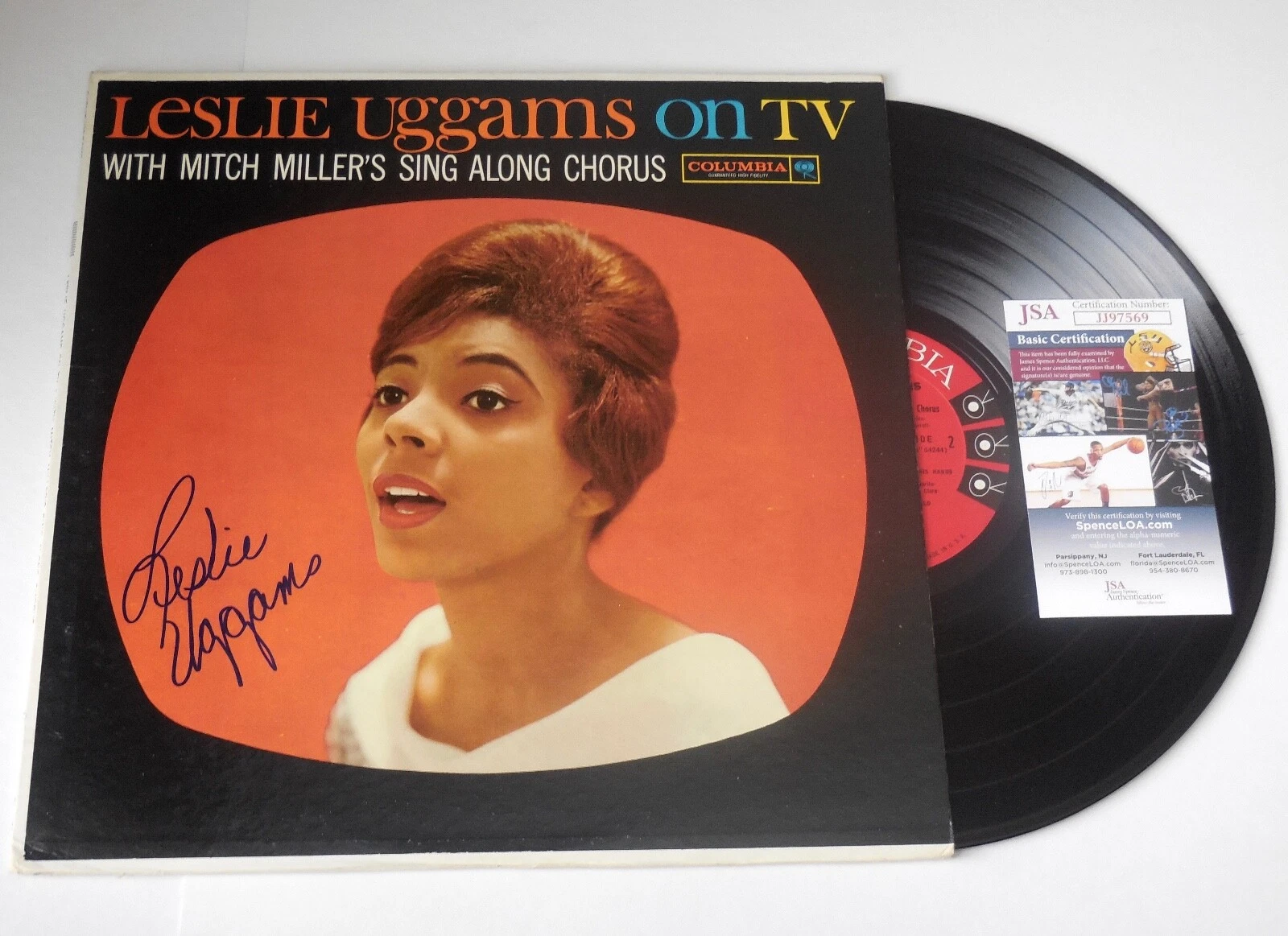 LESLIE UGGAMS AUTOGRAPHED RECORD ALBUM (ON TV) - JSA COA!