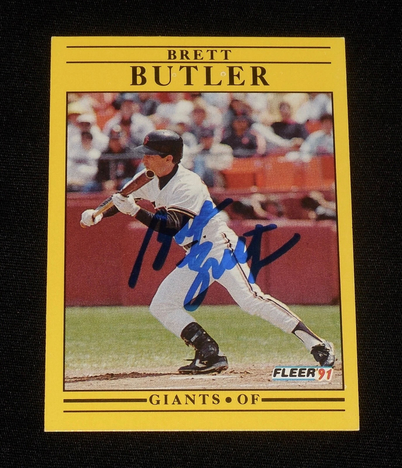 BRETT BUTLER 1991 FLEER AUTOGRAPHED BASEBALL CARD (SAN FRANCISCO GIANTS)