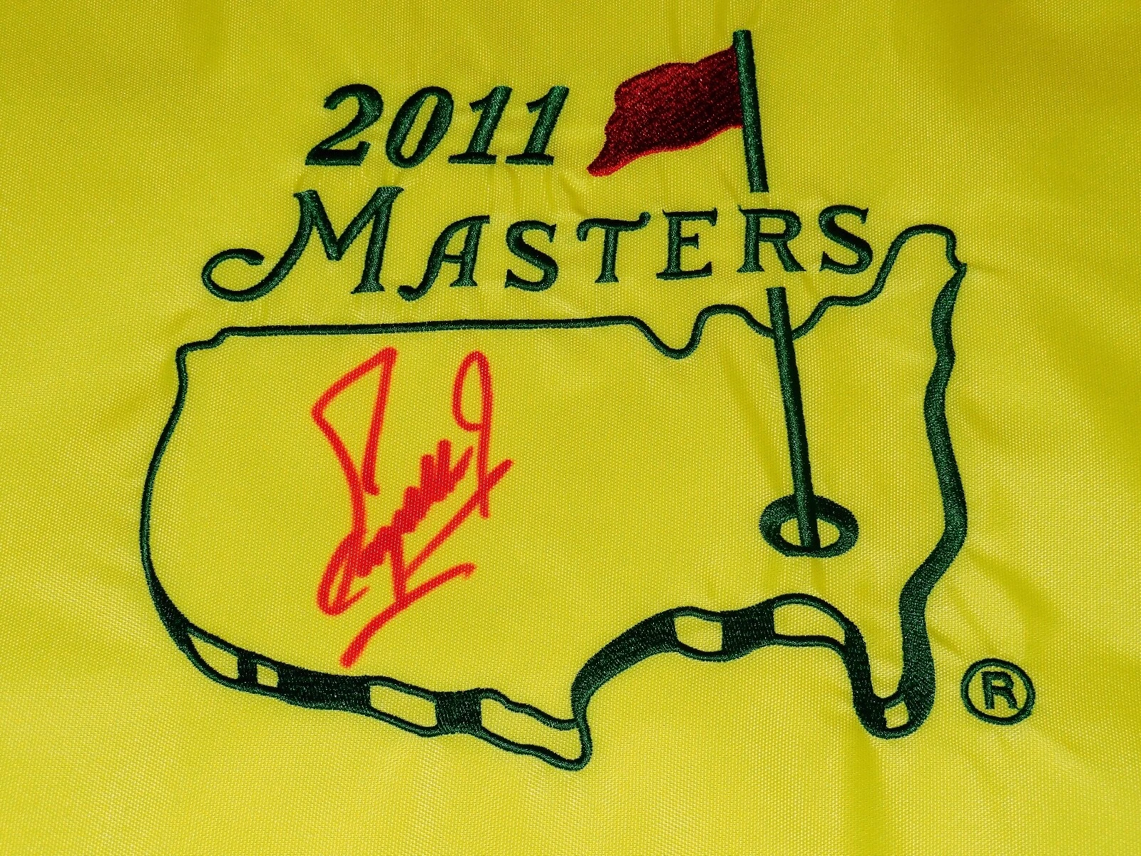 FUZZY ZOELLER AUTOGRAPHED MASTERS GOLF FLAG (1979 WINNER) - W/ COA!