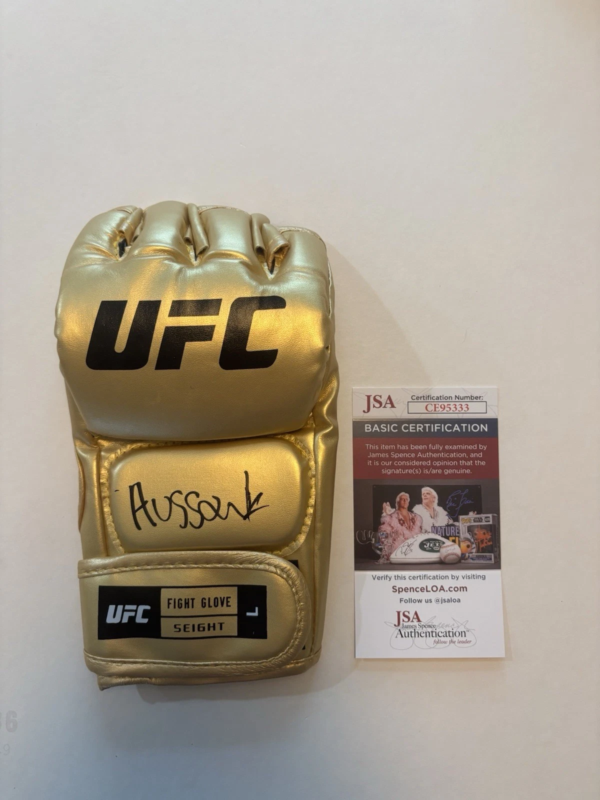 Michal  Oleksiejczuk Autographed Signed Ufc Glove. JSA Coa