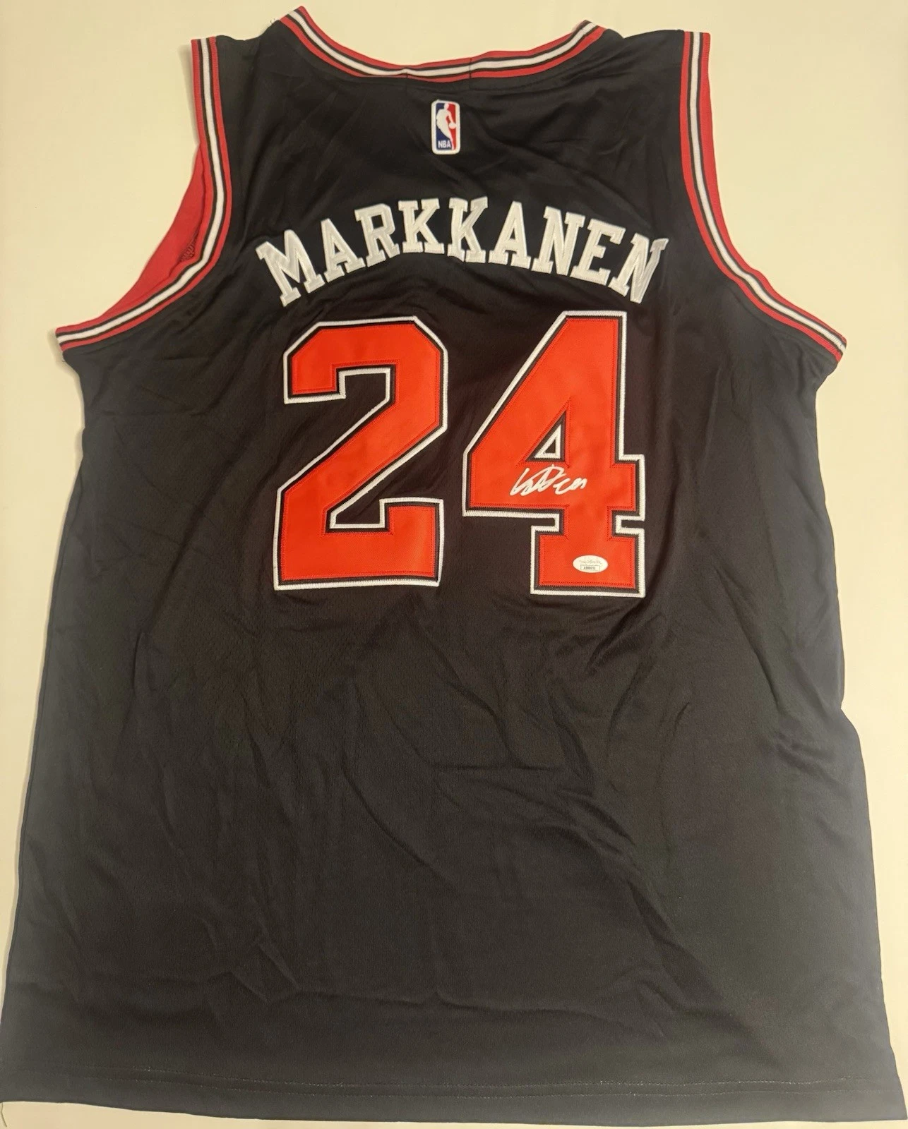 Lauri Markkanen Chicago Bulls  Autographed Jersey JSA COA