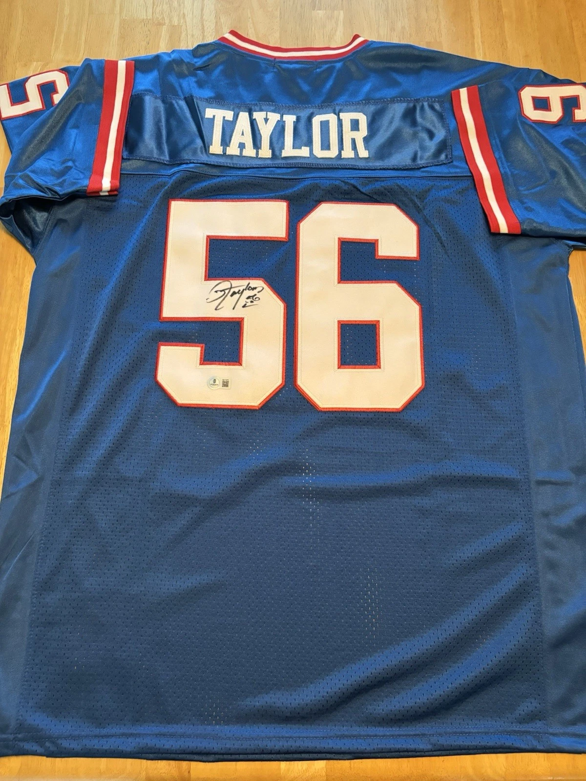 LAWRENCE TAYLOR Signed/Autographed NY Giants  SB XXV Jersey Beckett