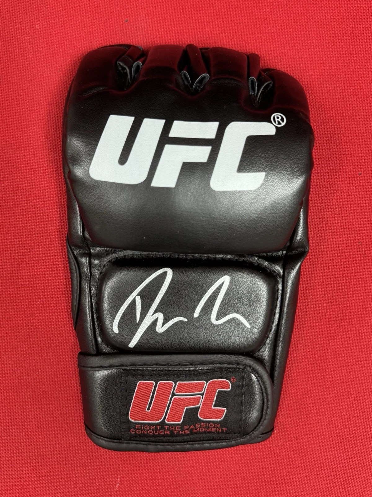 Dan Ige Fighter Autographed UFC MMA Glove Beckett BAS COA
